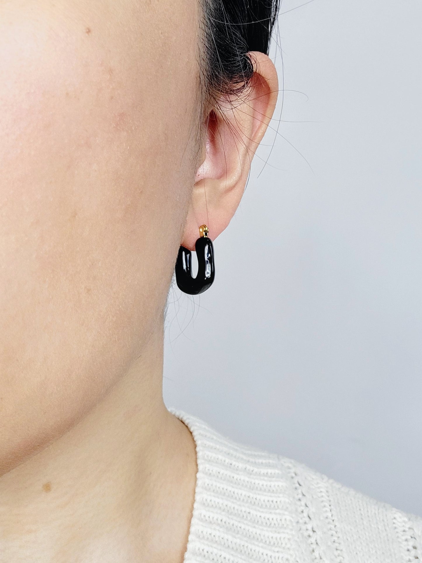 PUFFER EARRINGS in Black
