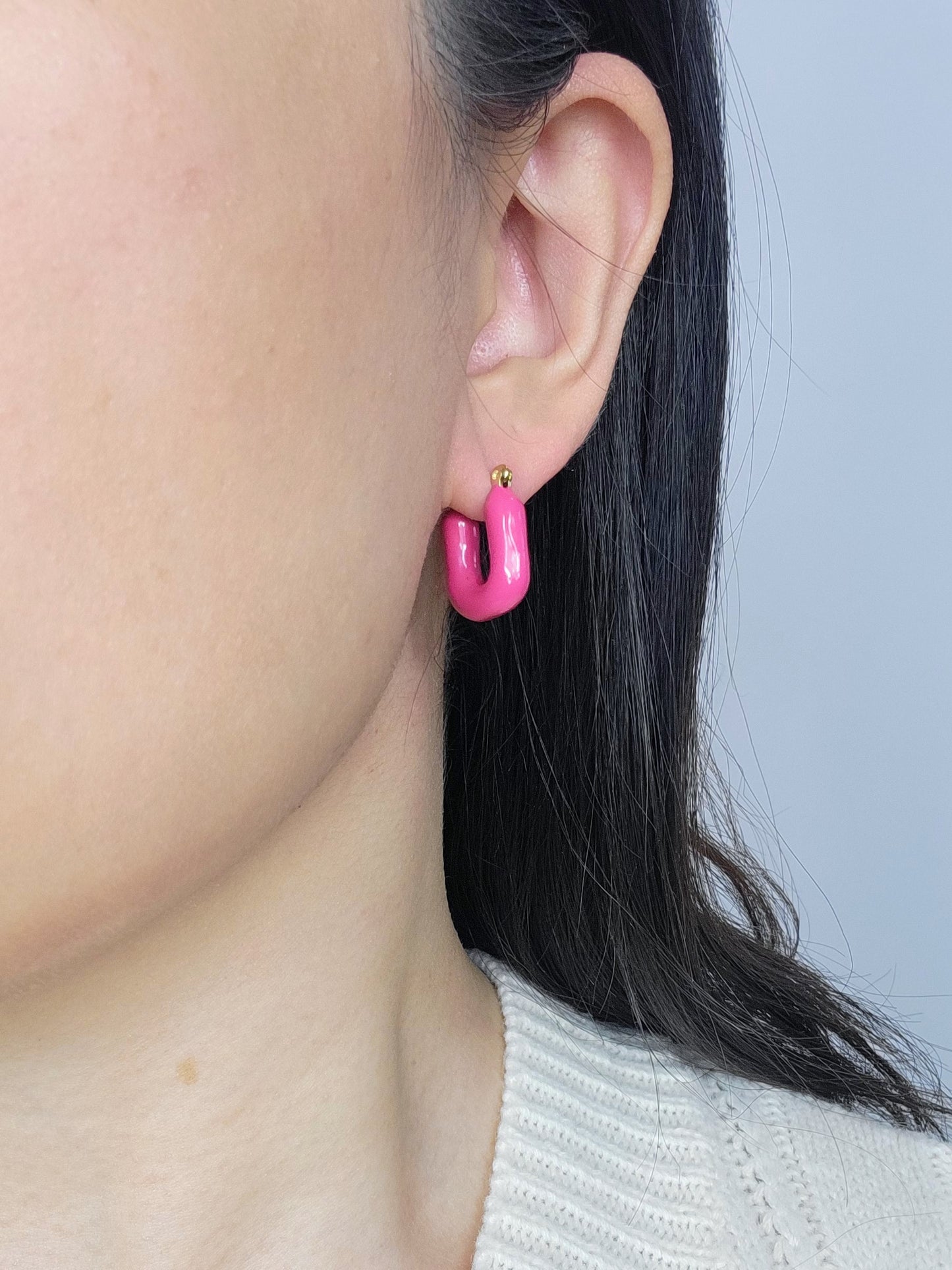 PUFFER EARRINGS in Raspberry