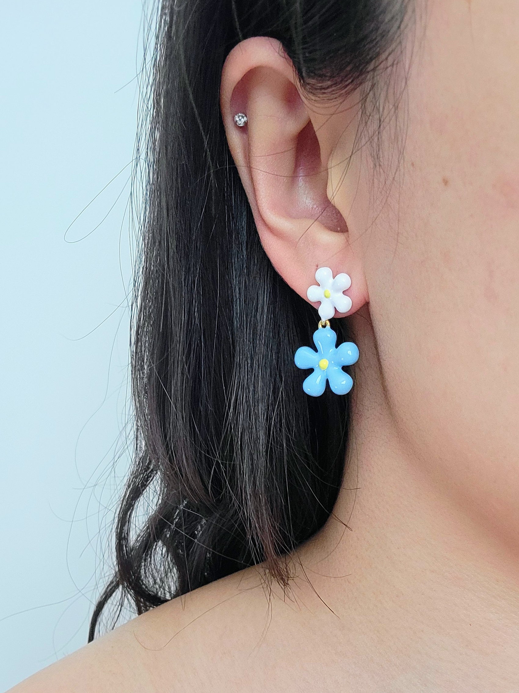 INVERTED FLOWERS in Blue & White