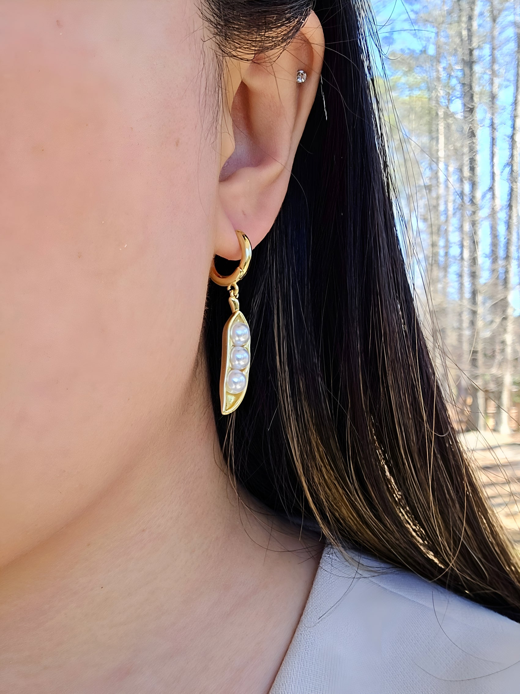 PEAS IN A POD - Gold with White Pearls