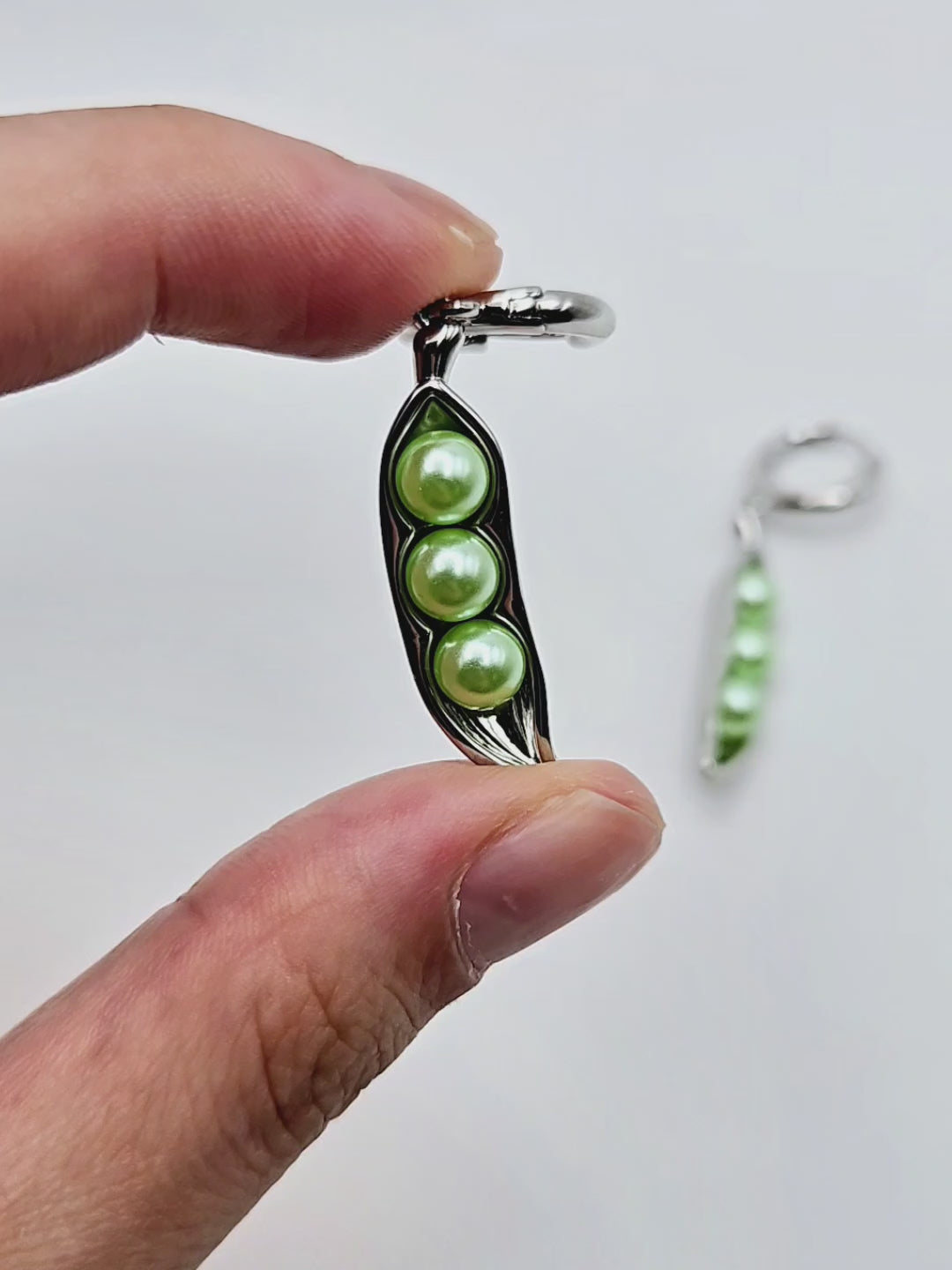 PEAS IN A POD - Silver with Green Pearls