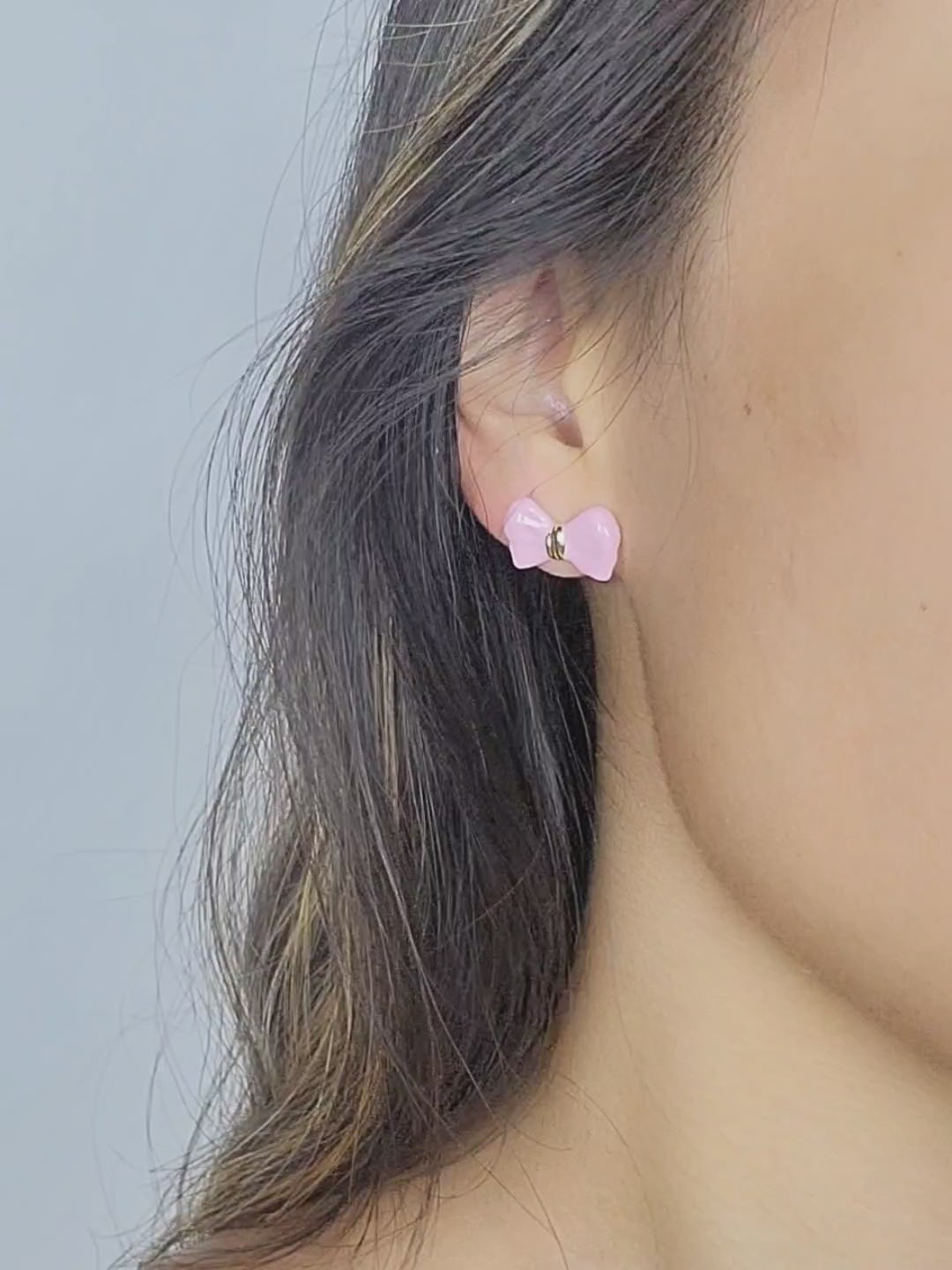 BOW EARRING in Lilac