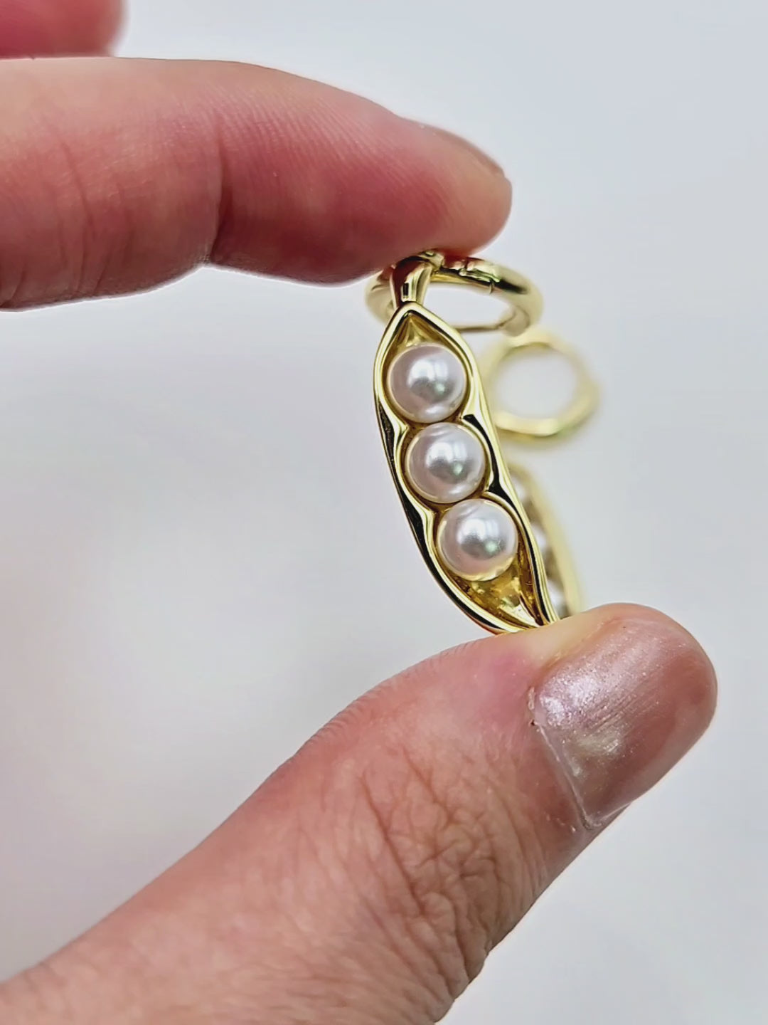 PEAS IN A POD - Gold with White Pearls