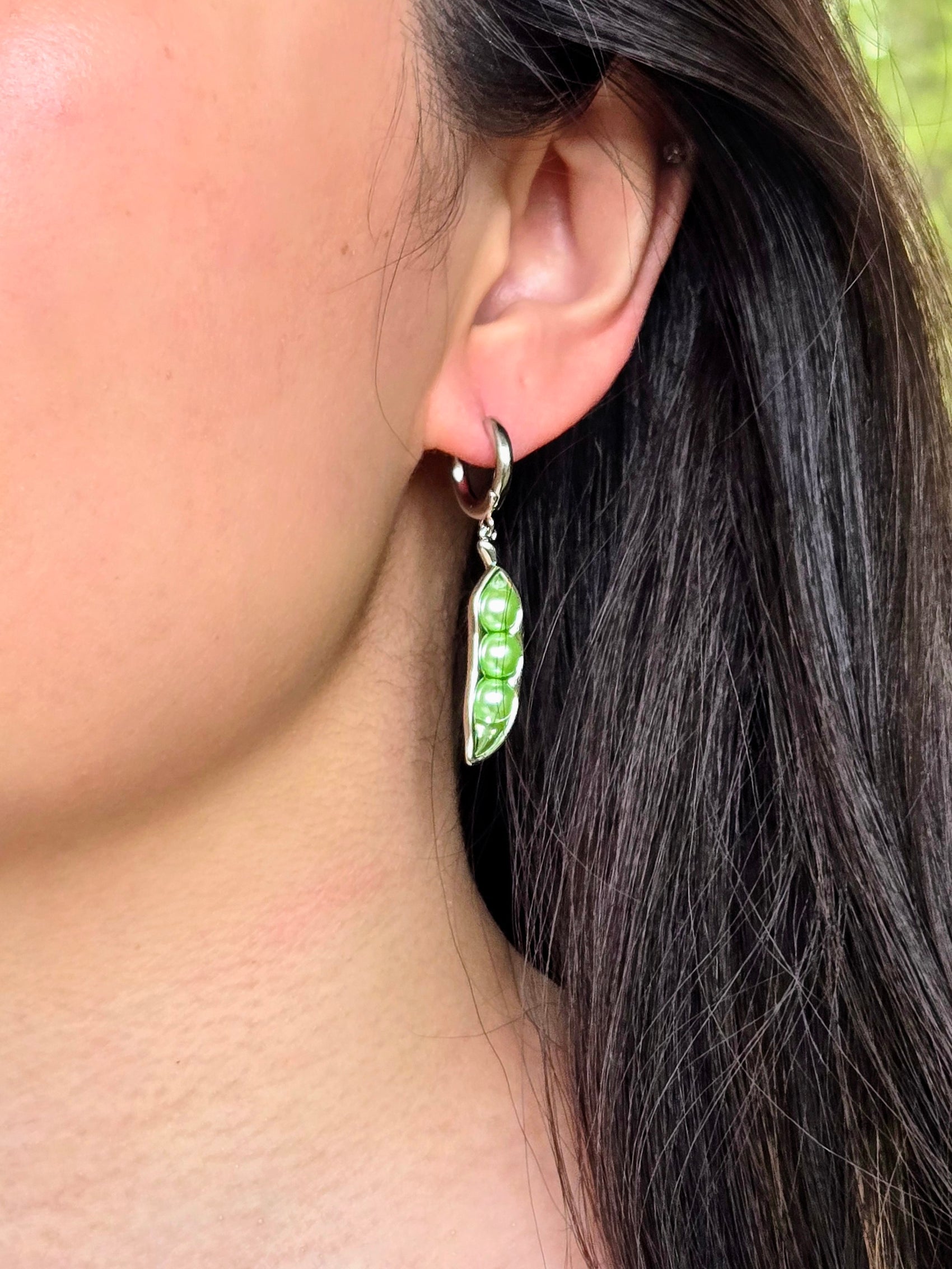 PEAS IN A POD - Silver with Green Pearls