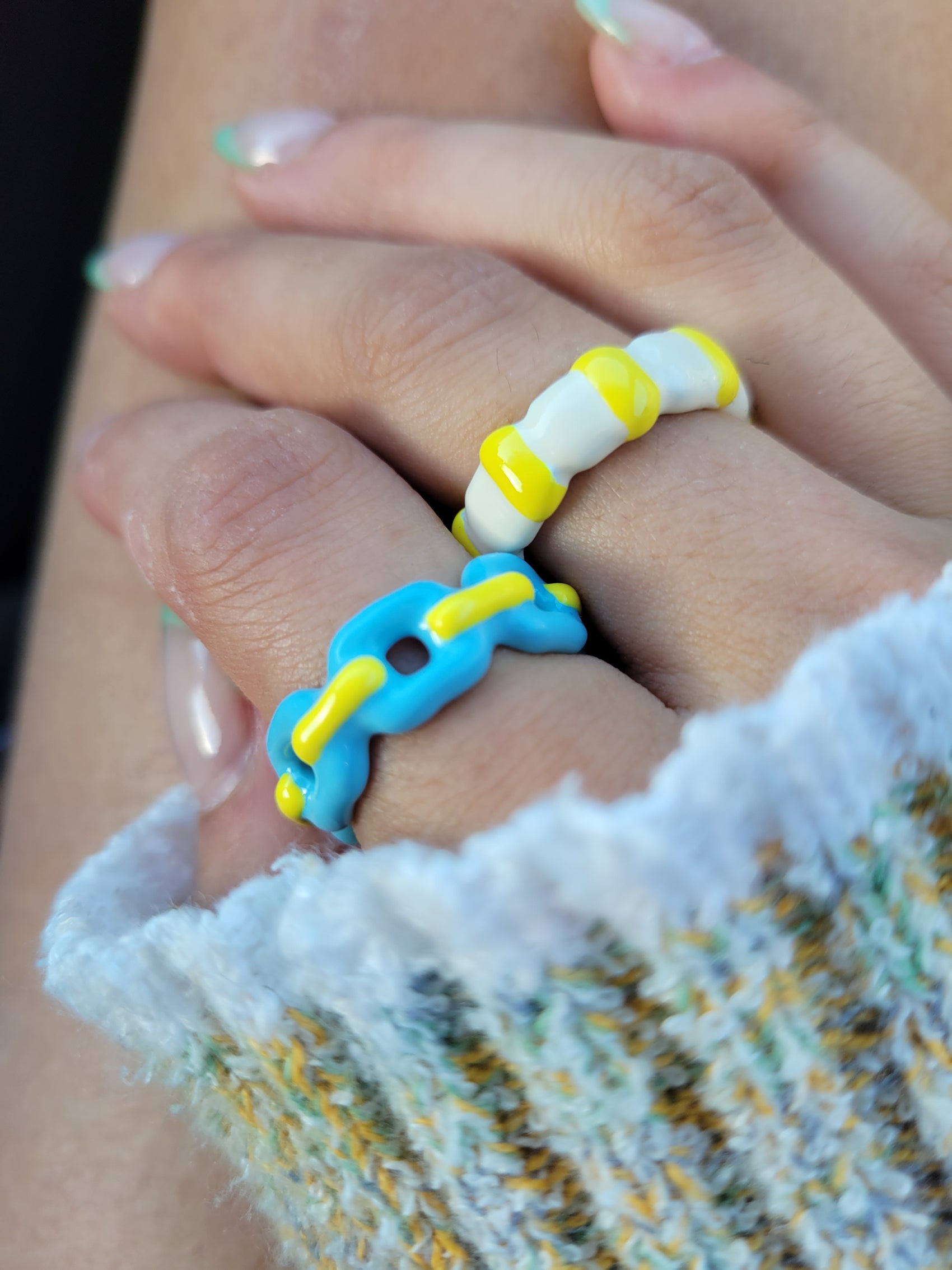 NOT A WEAK LINK in Blue/Yellow