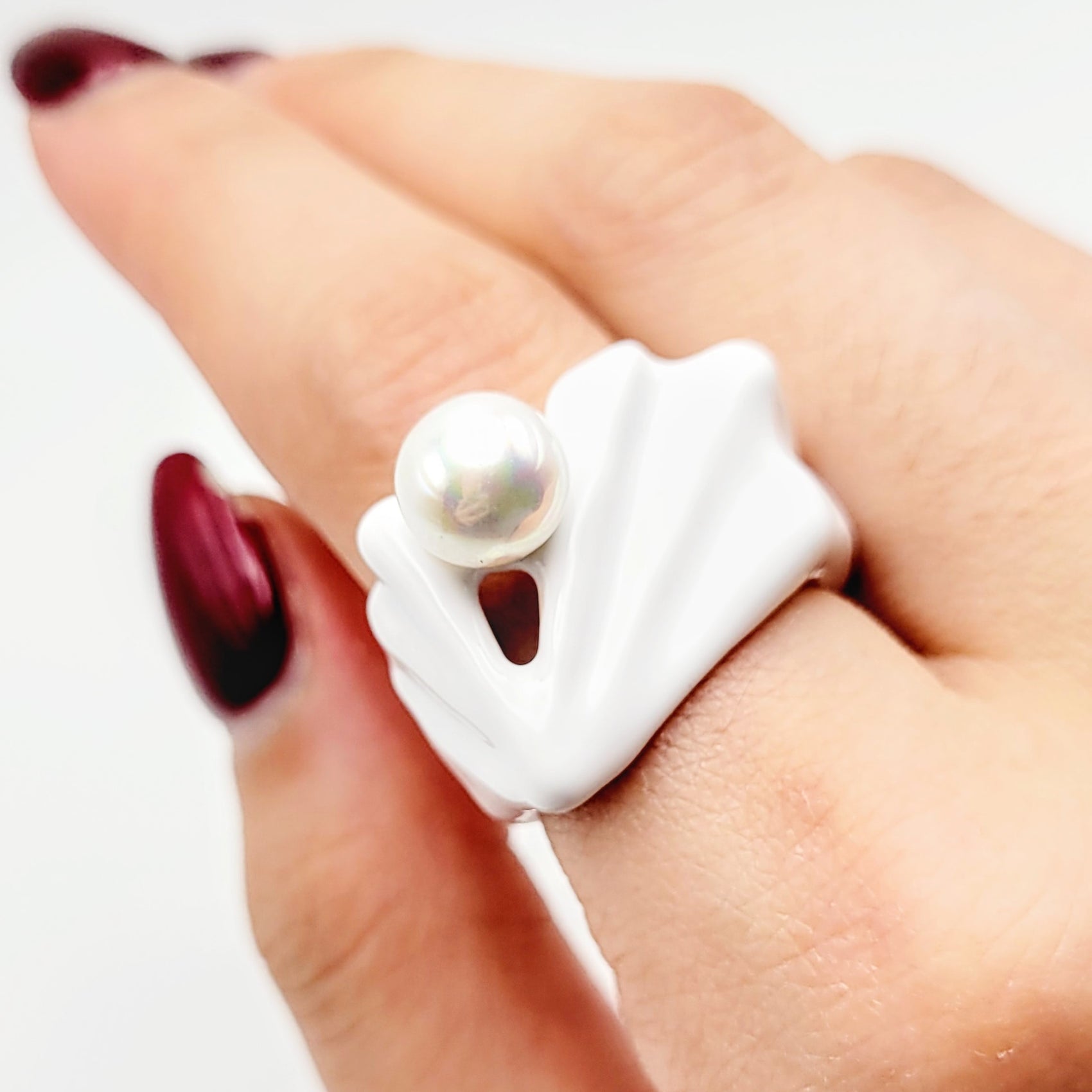 THE WORLD IS YOUR OYSTER